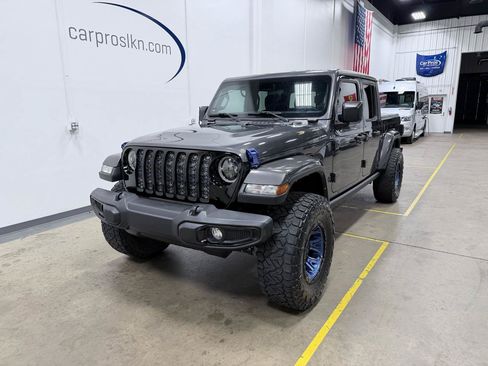 Used 2022 Jeep Gladiator Sport AWD/4WD image 3