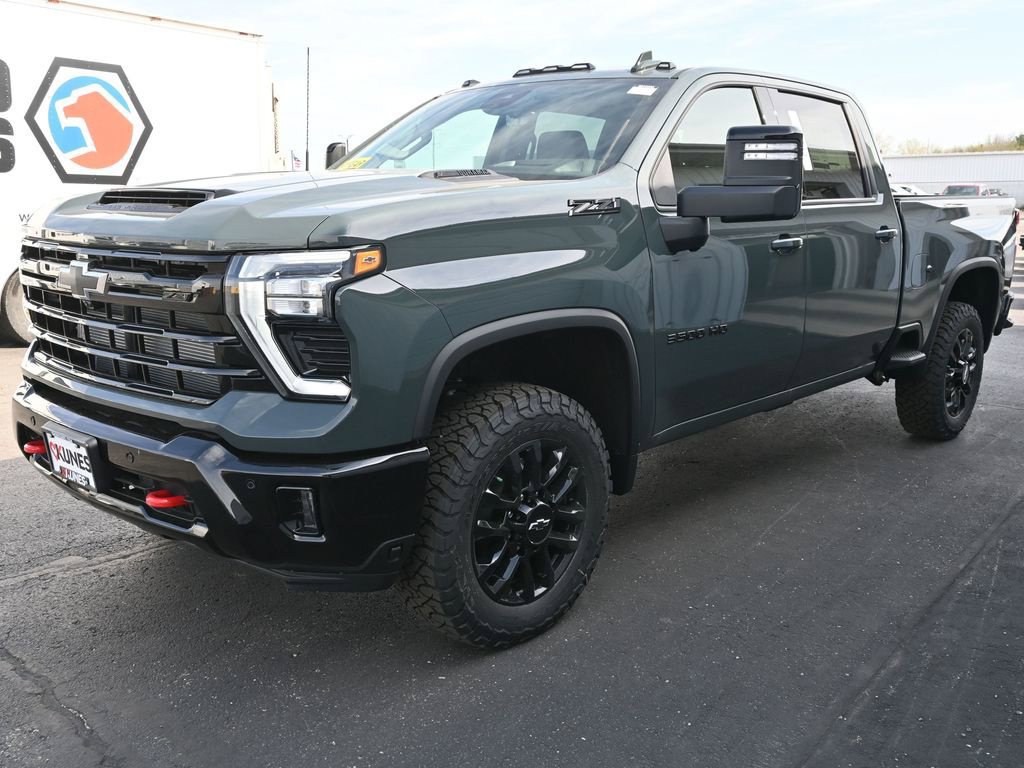 Used 2025 Chevrolet Silverado 3500 LTZ w/ LTZ Plus Package AWD/4WD image 13