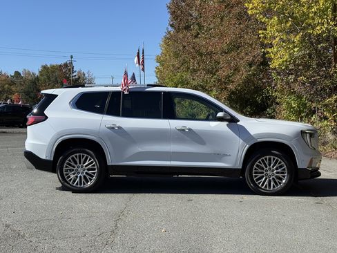 New 2026 GMC Acadia Denali w/ Super Cruise Package image 4