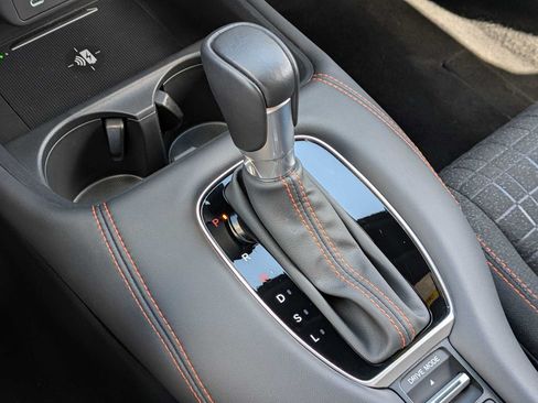 Certified 2026 Honda HR-V Sport image 28