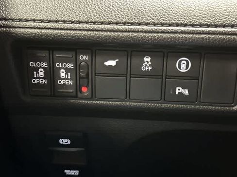 Certified 2023 Honda Odyssey Touring image 18