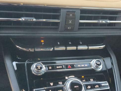 Used 2022 Lincoln Corsair Reserve w/ Luxury Package image 19