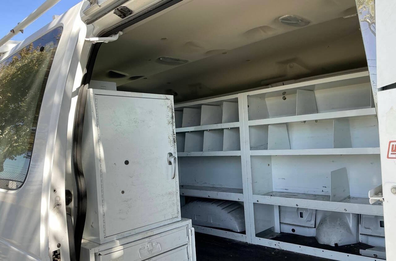 Used 2007 Ford E-250 and Econoline 250 RWD image 9