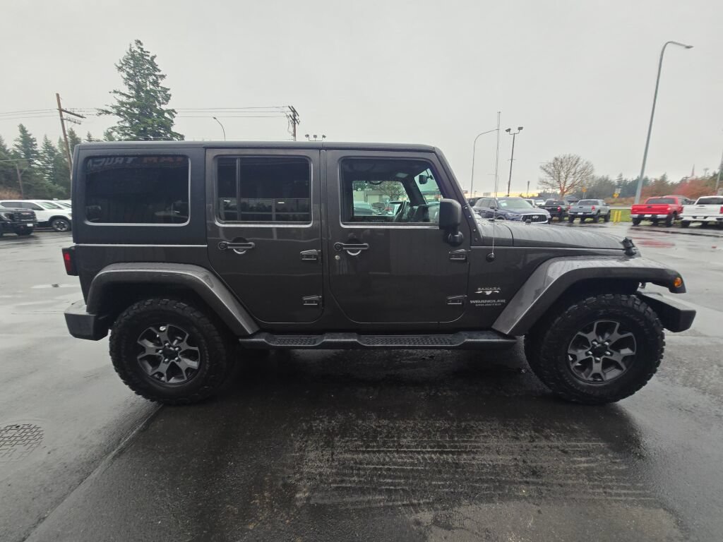 Used 2017 Jeep Wrangler Unlimited Sahara AWD/4WD image 4