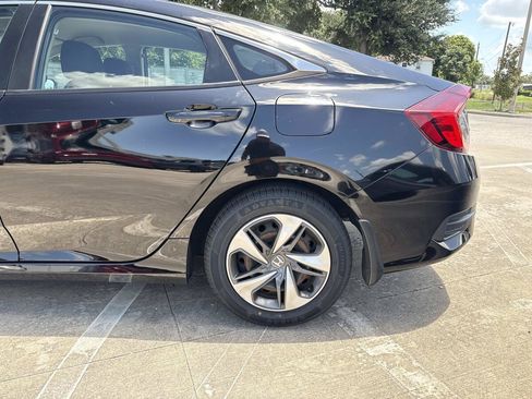 Used 2020 Honda Civic LX image 9
