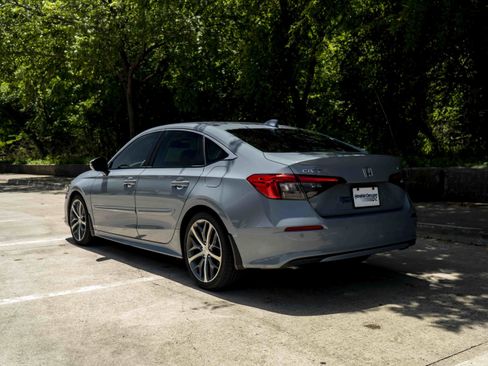 Used 2024 Honda Civic Touring image 7