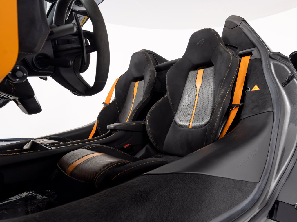 Used 2018 McLaren 570S Spider RWD image 32
