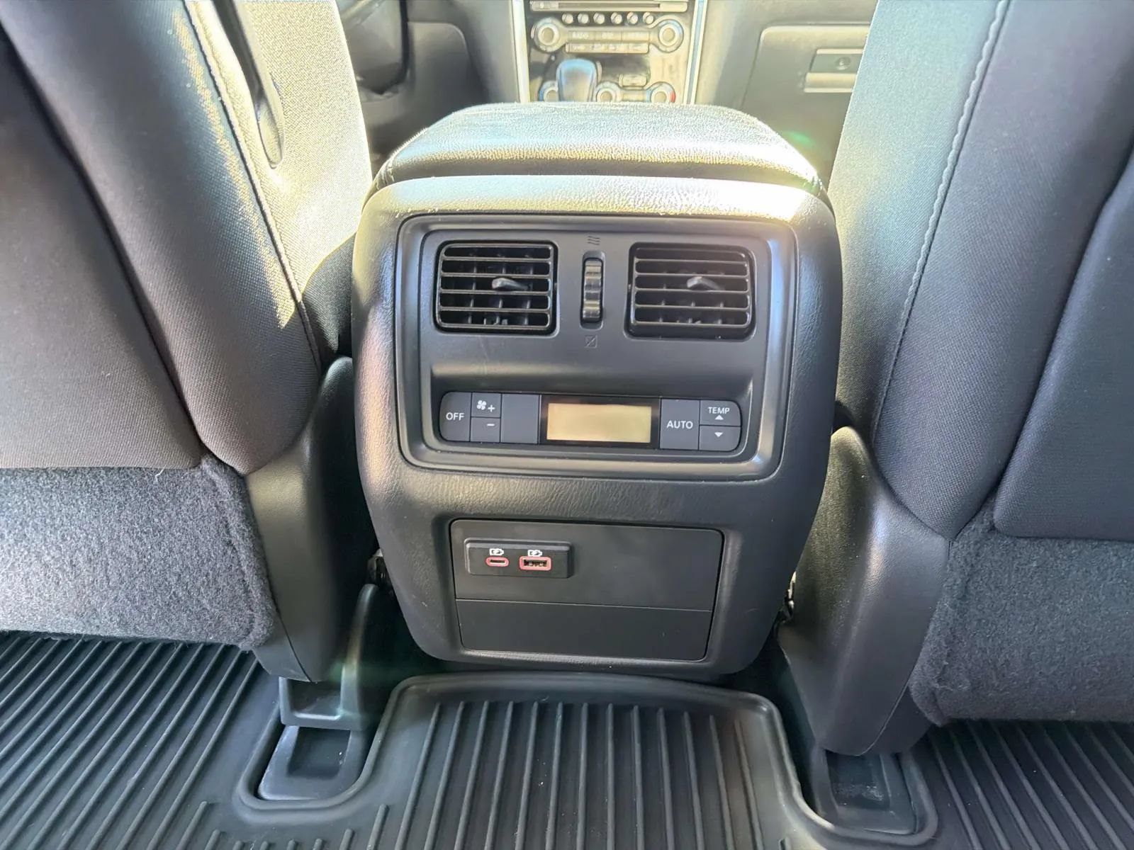 Used 2019 Nissan Pathfinder SV FWD image 17