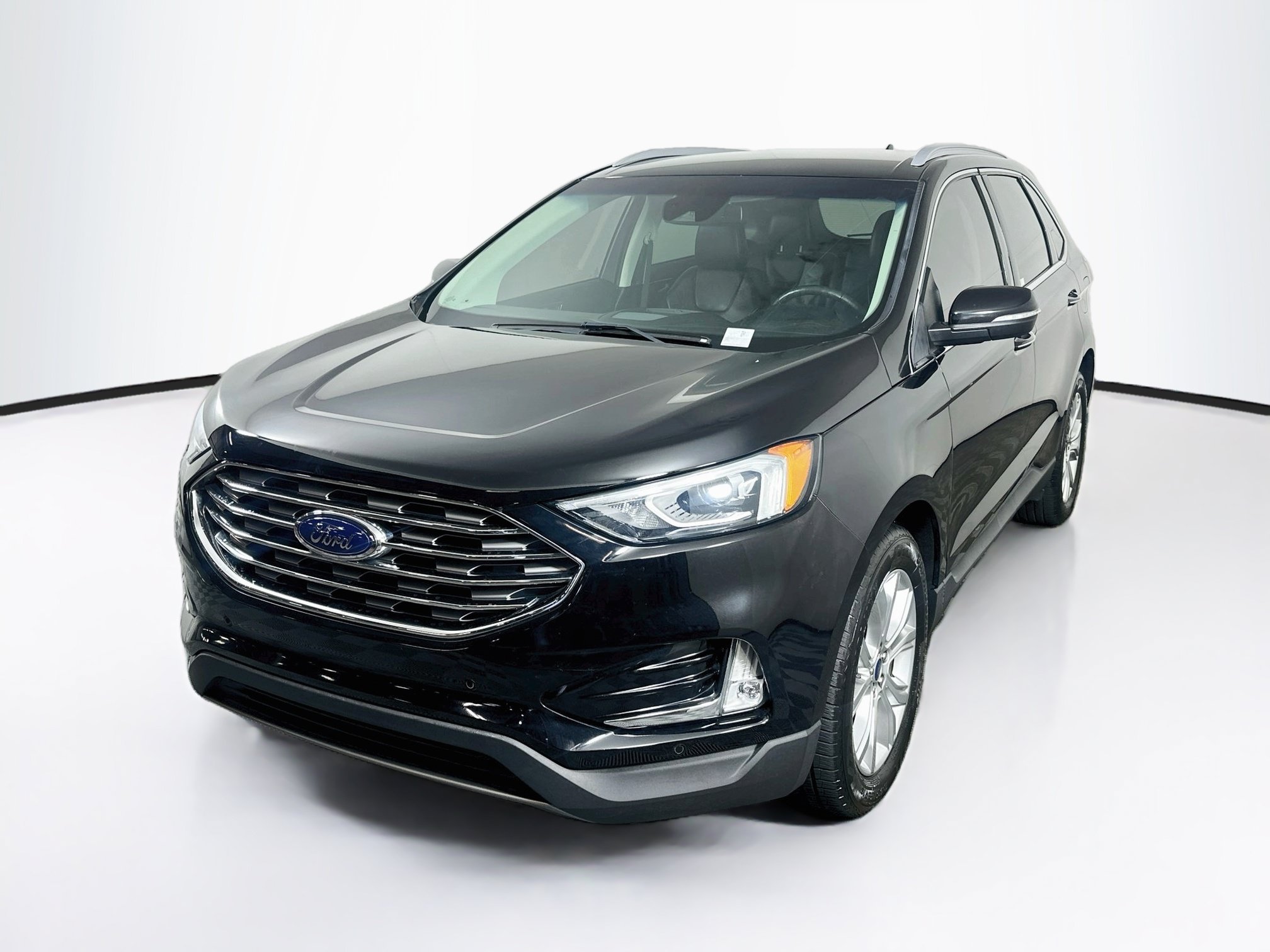 Used 2020 Ford Edge Titanium FWD image 3