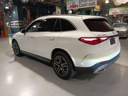 Used 2025 Mercedes-Benz GLC 350e 4MATIC image 16