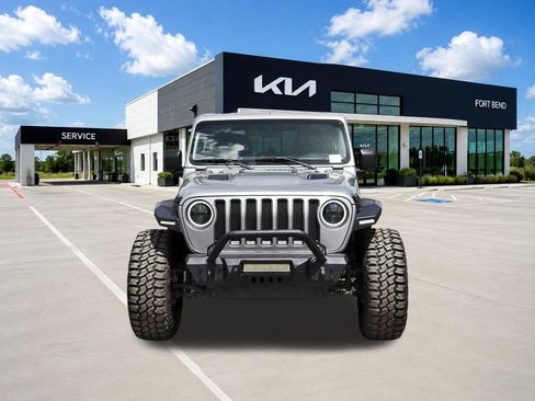 Used 2019 Jeep Wrangler Unlimited Rubicon AWD/4WD image 2