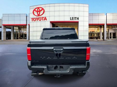 Used 2024 Toyota Tacoma TRD Sport image 6