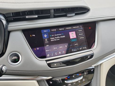 Certified 2023 Cadillac XT5 Premium Luxury w/ LPO, Floor Liner Package image 33