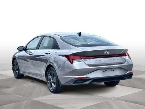 Used 2023 Hyundai Elantra SEL FWD image 6
