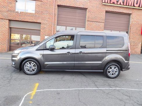 Used 2022 Ford Transit Connect XLT image 2