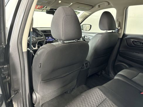 Used 2020 Nissan Rogue S image 28