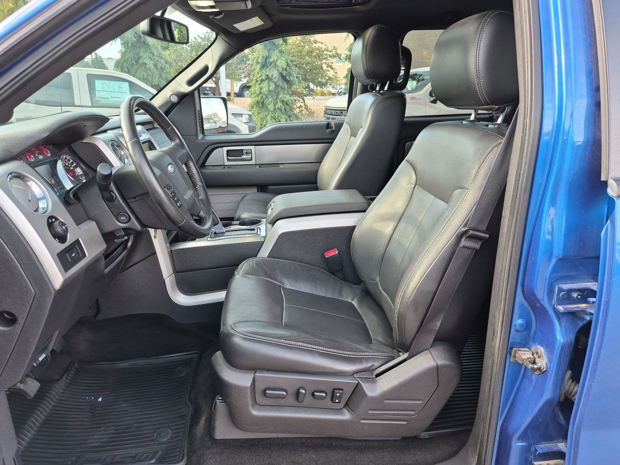 Used 2014 Ford F150 FX4 w/ Equipment Group 402A Luxury AWD/4WD image 15