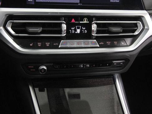 Certified 2022 BMW 330i xDrive Sedan w/ Driving Assistance Package image 14