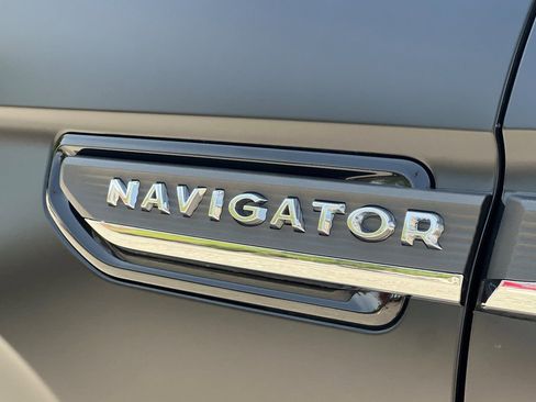 Certified 2024 Lincoln Navigator L Reserve AWD/4WD image 29