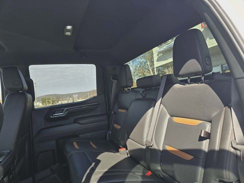 Used 2025 GMC Sierra 1500 AT4 image 15