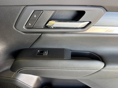 New 2027 GMC Terrain Elevation w/ Elevation Premium Package FWD image 19