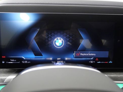 Used 2025 BMW 760i xDrive w/ Executive Package image 24