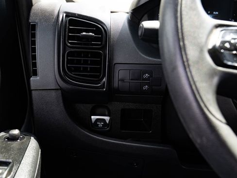 Used 2023 RAM ProMaster 2500 FWD image 13