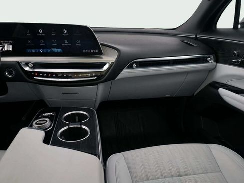 Used 2024 Cadillac Lyriq Luxury RWD image 24