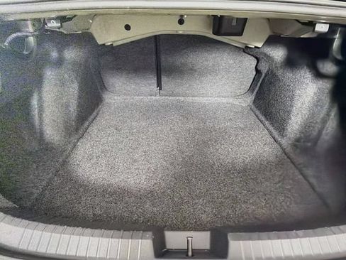Used 2023 Volkswagen Jetta SE FWD image 30