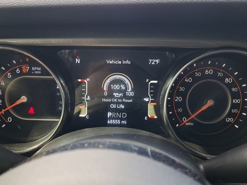 Used 2020 Jeep Gladiator Overland AWD/4WD image 19