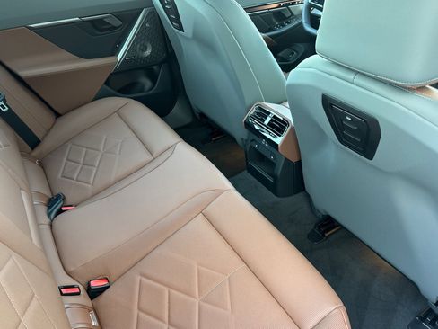 Used 2025 BMW i5 xDrive40 image 32