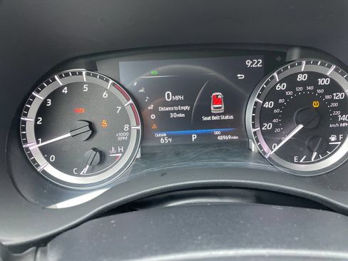 Used 2023 Toyota Highlander LE FWD image 17
