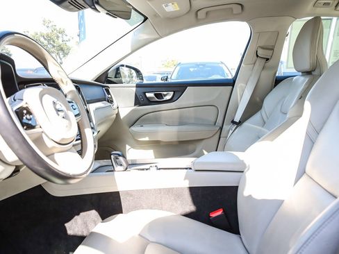 Used 2024 Volvo S60 B5 Plus image 17