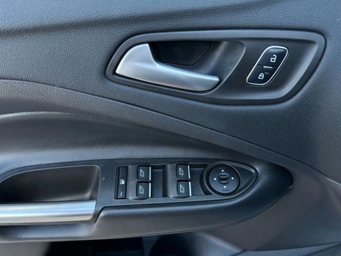 Used 2017 Ford C-MAX Energi SE w/ Equipment Group 402A image 15