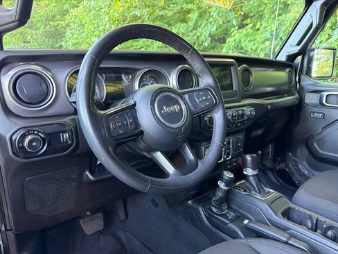Used 2023 Jeep Wrangler Unlimited Sport AWD/4WD image 2