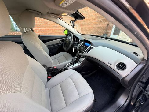 Used 2015 Chevrolet Cruze LT FWD image 23