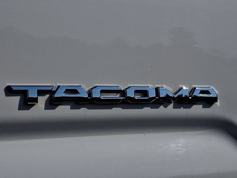 Used 2019 Toyota Tacoma TRD Sport AWD/4WD image 30