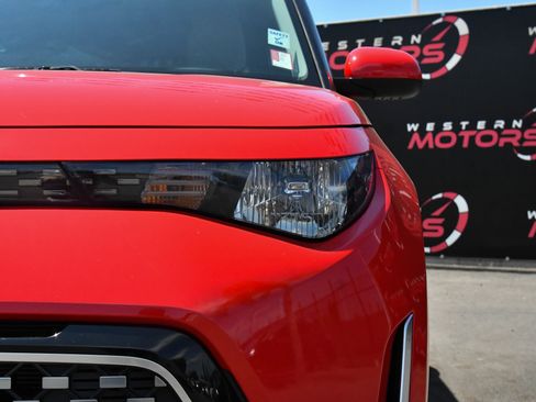 Used 2024 Kia Soul EX image 11