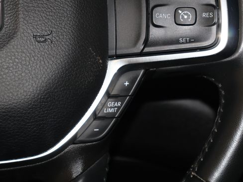 Used 2024 RAM 1500 Laramie image 24