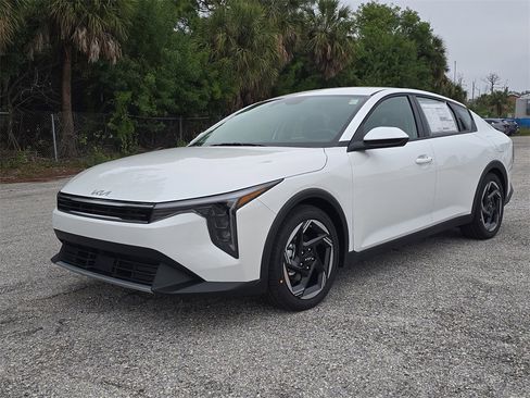 New 2025 Kia K4 EX image 4