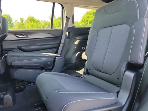 Used 2023 Jeep Grand Cherokee L Laredo w/ Luxury Tech Group I AWD/4WD image 14