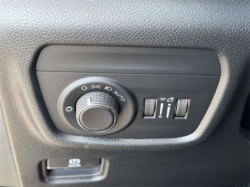 New 2025 Jeep Grand Cherokee Laredo w/ Luxury Tech Group I image 8