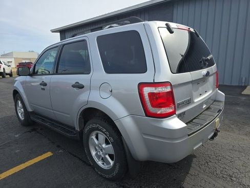 Used 2011 Ford Escape XLT w/ Class II Trailer Tow Pkg image 5