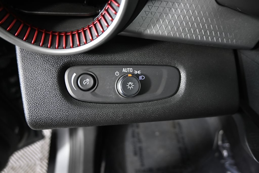 Used 2024 Chevrolet Trax RS w/ Driver Confidence Package FWD image 23