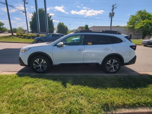 Used 2021 Subaru Outback Limited image 6