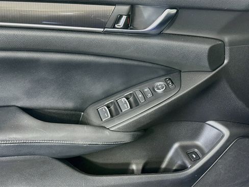 Used 2018 Honda Accord Sport image 15