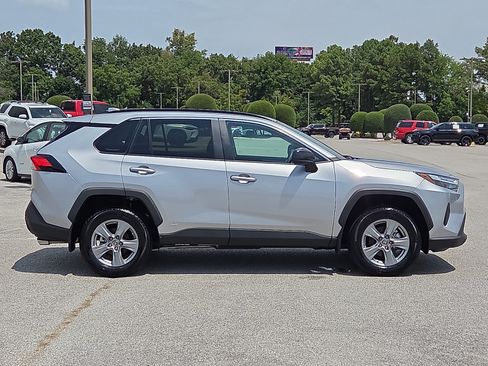 Used 2024 Toyota RAV4 LE AWD/4WD image 6