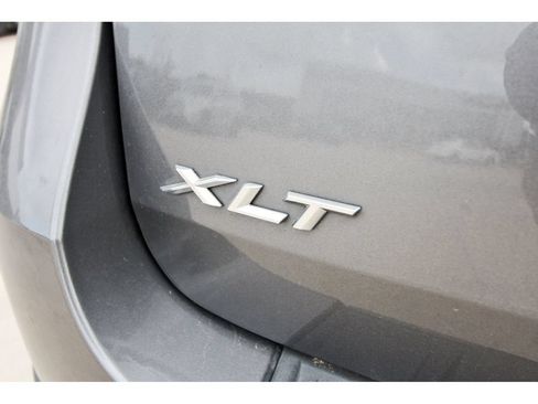 Used 2022 Ford Explorer XLT w/ Equipment Group 202A RWD image 8