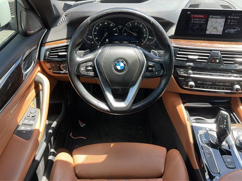 Used 2017 BMW 530i xDrive AWD/4WD image 13