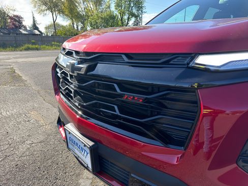 Used 2025 Chevrolet Equinox RS AWD/4WD image 5